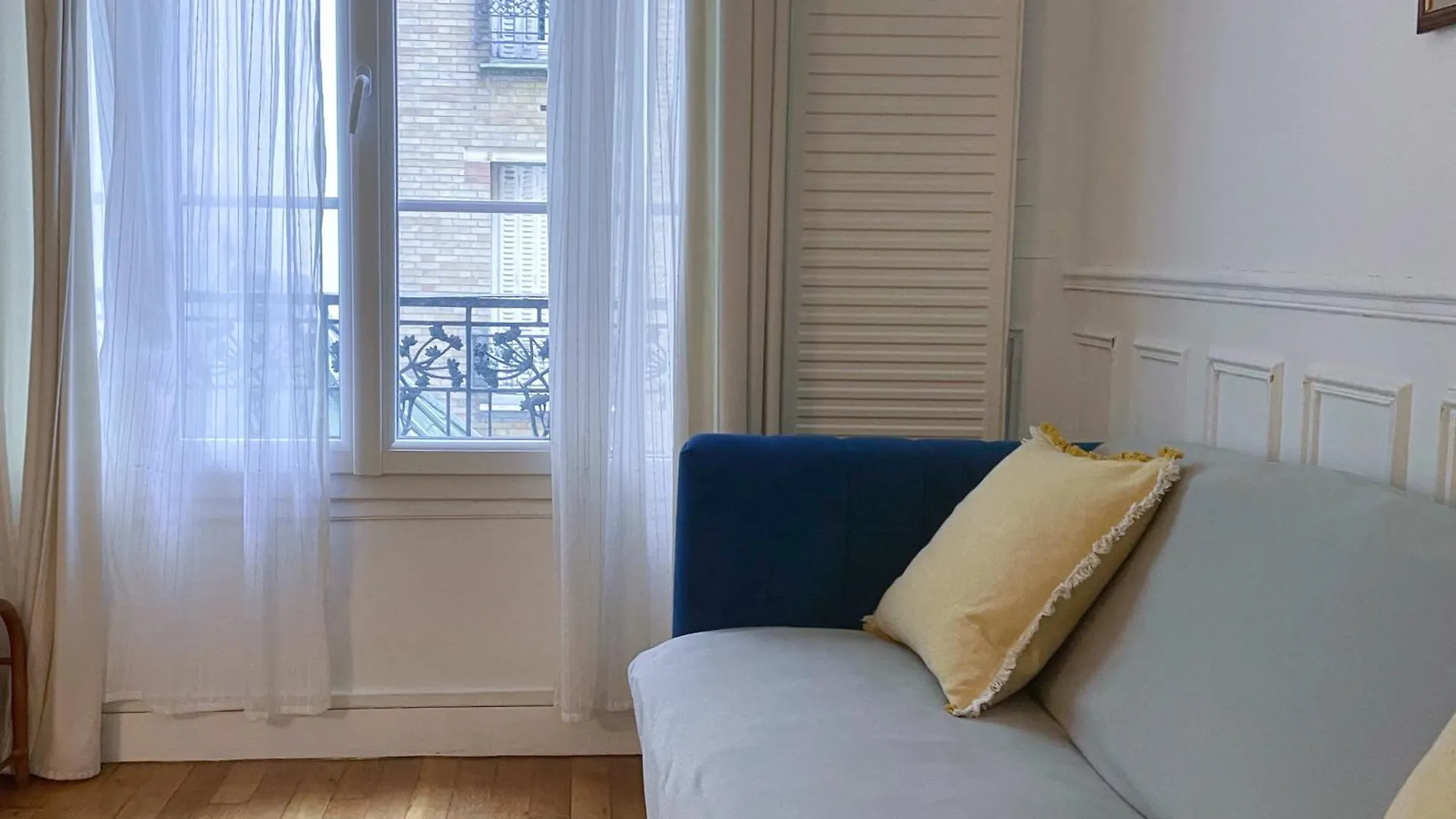 Le Pinky Bird - Paris 12 Apartment